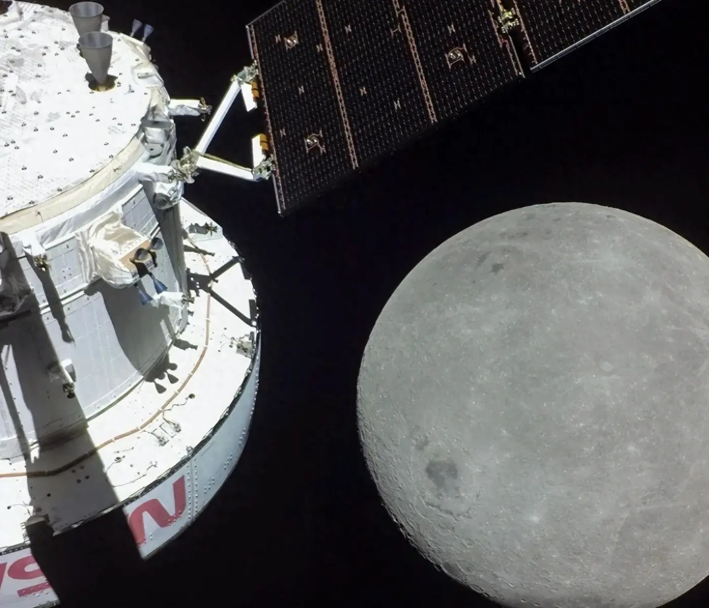 吉林炒股配资平台 美飞船成功返程! 绕过月球背面后，落地不到1天，带来两个好消息